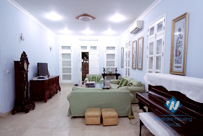 Nice and affordable 5 bebdroom villa to rent in Ciputra